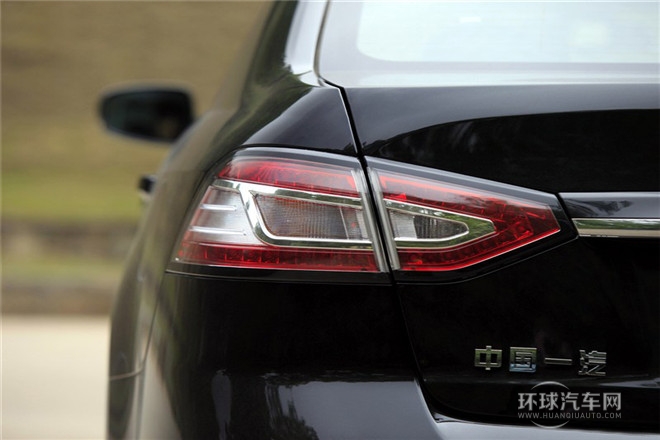 2014款 1.8T 自動(dòng)旗艦型