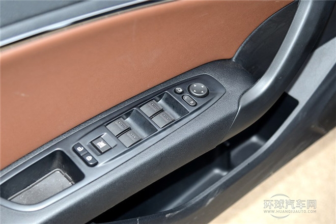 2014款 1.8T 自動旗艦型