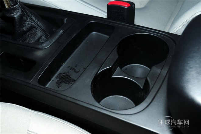 2013款 2.0L 手動基本型