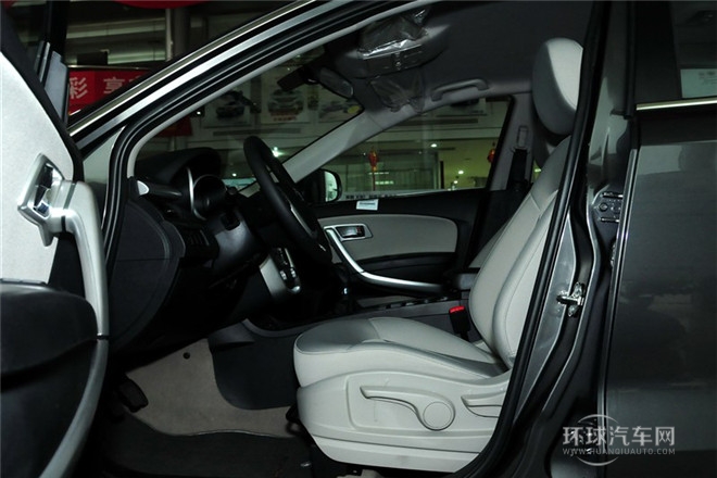 2013款 2.0L 手動基本型