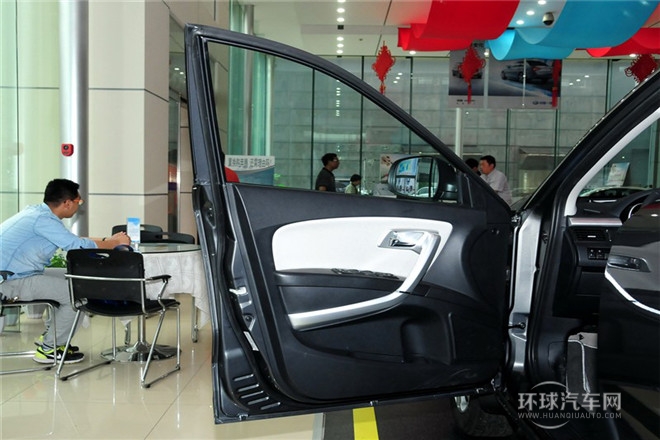 2013款 2.0L 手動基本型