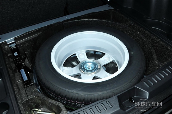 2013款 2.0L 手動基本型