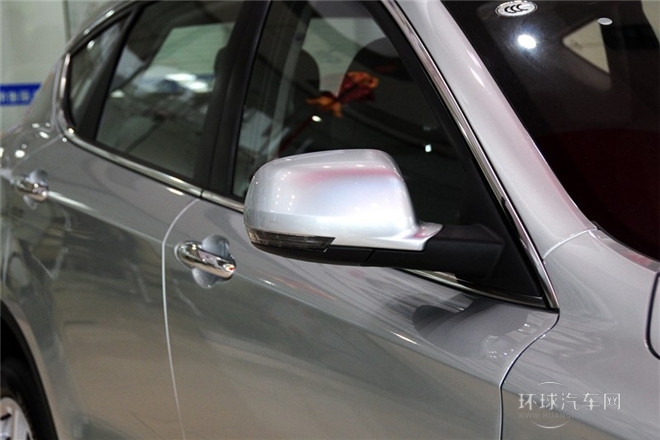 2013款 2.0L 自動舒適型