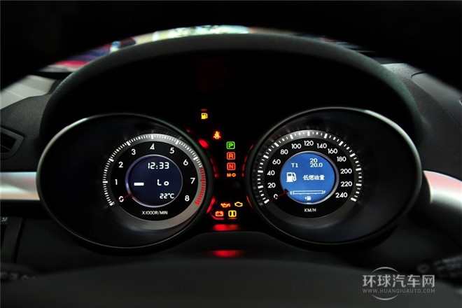 2013款 2.0L 自動舒適型