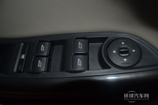 2012款 兩廂 1.6L AT風尚型