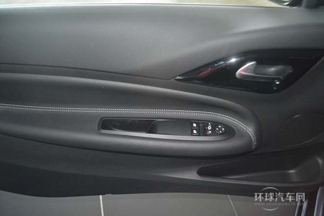 2013款1.6L時尚敞篷版