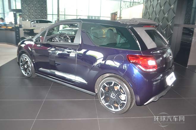 2013款1.6L時尚敞篷版