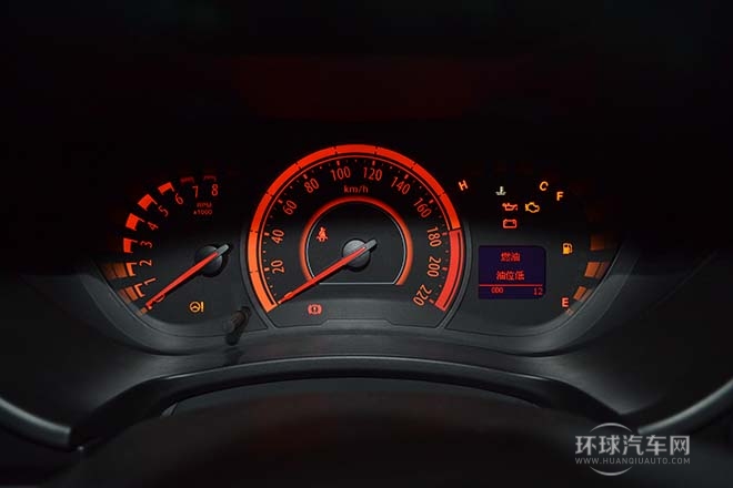 2013款1.6L手動(dòng)ESP  豪華版