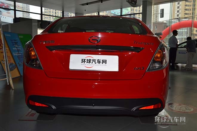 2013款1.6L手動(dòng)ESP  豪華版