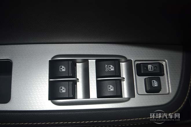 2013款 1.8T 自動豪華版