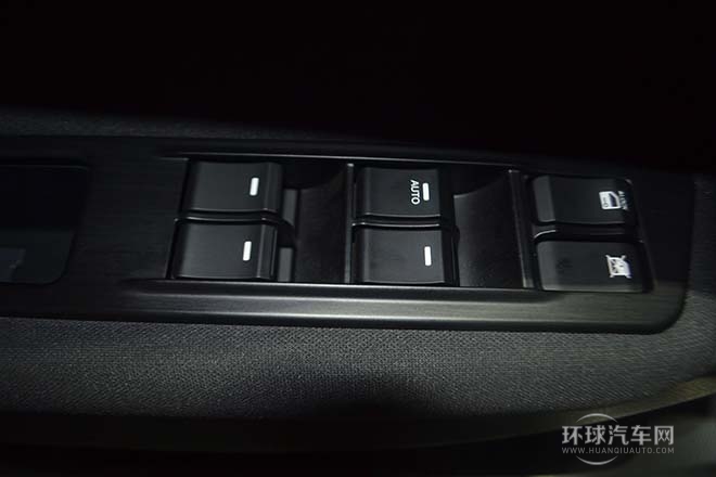 2012款 2.0L 手動兩驅舒適版