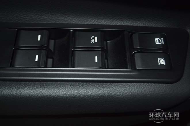 2012款 2.0L 自動兩驅(qū)周年紀(jì)念版