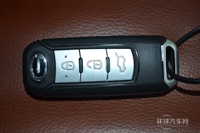 2013款 1.8T 自動兩驅豪華版