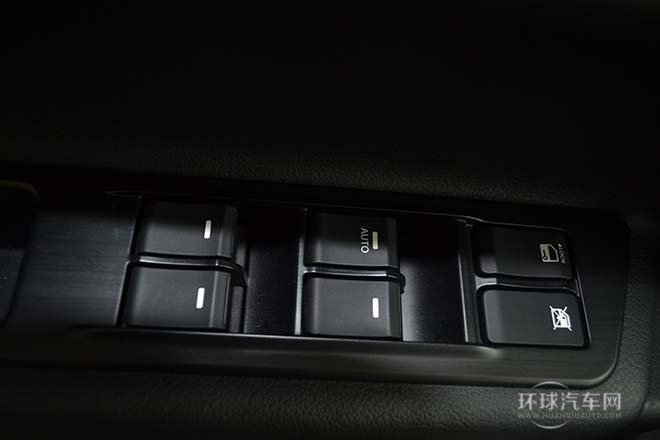 2013款 1.8T 自動兩驅精英版