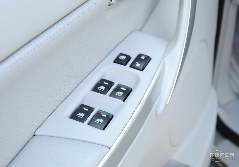 2013款 2.0T 商務(wù)型