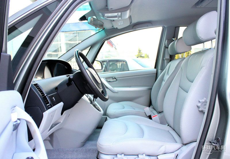 2013款 2.0T 商務型