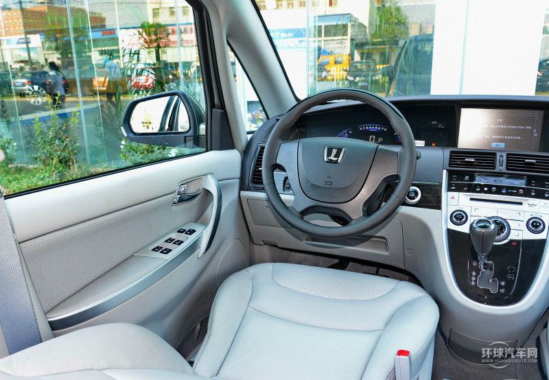 2013款 2.0T 商務型