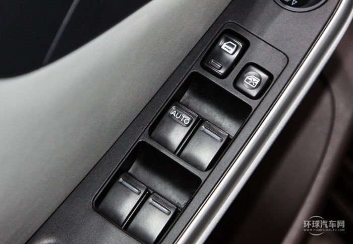 2014款 榮耀導航版 1.8T 手動經典型