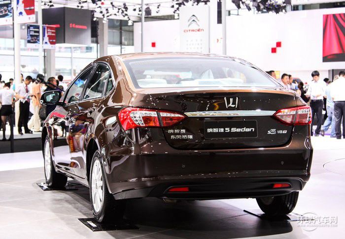 2014款 榮耀導(dǎo)航版 1.8T 手動(dòng)經(jīng)典型