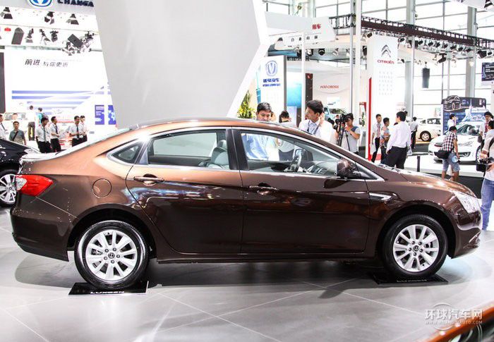 2014款 榮耀導(dǎo)航版 1.8T 手動經(jīng)典型