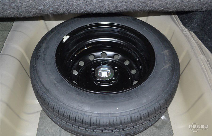 2014款 榮耀導(dǎo)航版 1.8T 手動精致型