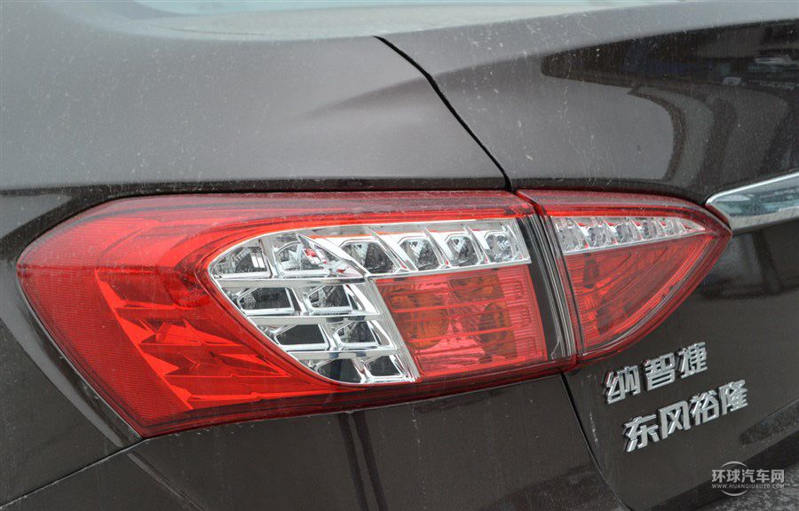 2014款 榮耀導航版 1.8T 手動精致型