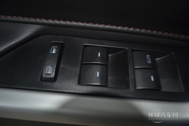 2012款 2.0T 尊銳型