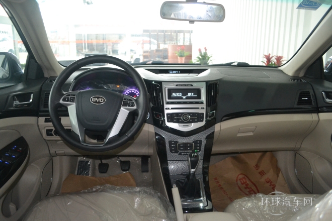 2014款 1.5L 手動舒適型