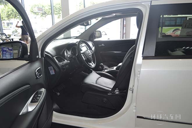 2013款 2.4L 兩驅(qū)尊尚版