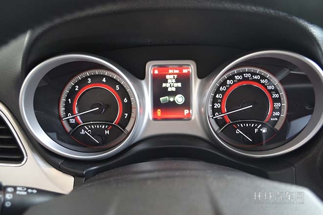 2013款 2.4L 兩驅(qū)尊尚版