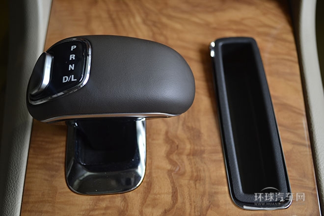 2013款 3.6L 尊適版