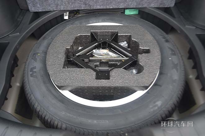 2013款 1.8T 自動(dòng)四驅(qū)至尊版