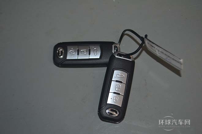 2013款 1.8T 自動四驅至尊版