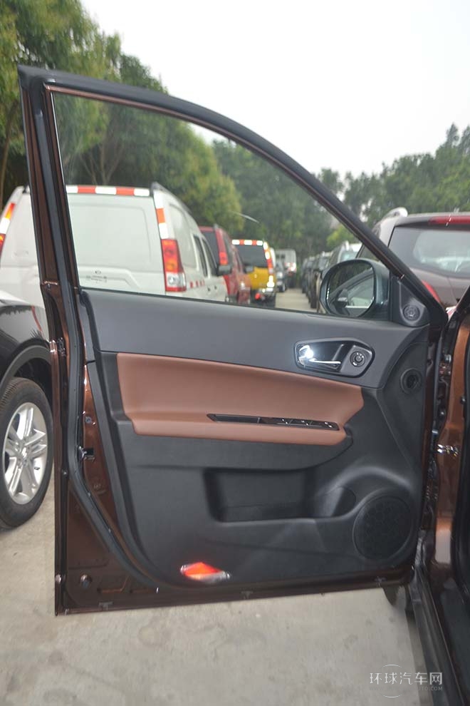 2013款 1.8T 自動四驅(qū)至尊版