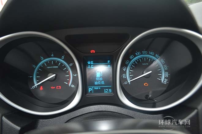 2013款 1.8T 自動(dòng)四驅(qū)至尊版