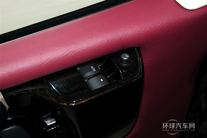 2014款 5.3L 四驅(qū)領(lǐng)袖版