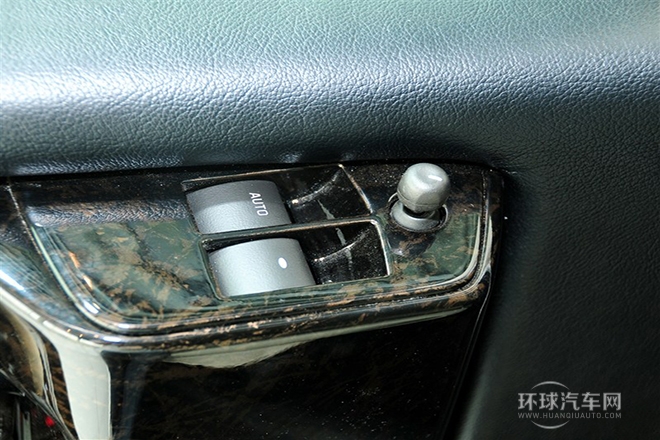 2014款 6.0L 長軸領袖版