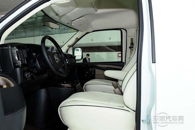 2014款 6.0L 長軸領袖版