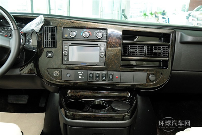 2014款 6.0L 長軸領袖版