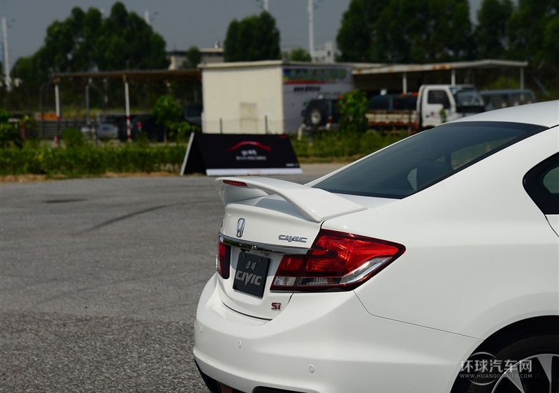 2014款 2.4L 手動(dòng)Si