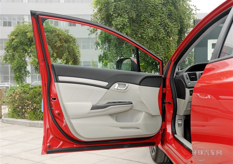 2014款 1.8L 自動(dòng)豪華版