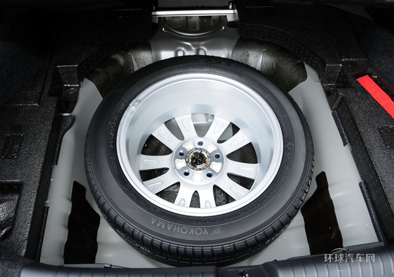 2013款 十周年紀念 1.8L 自動豪華版