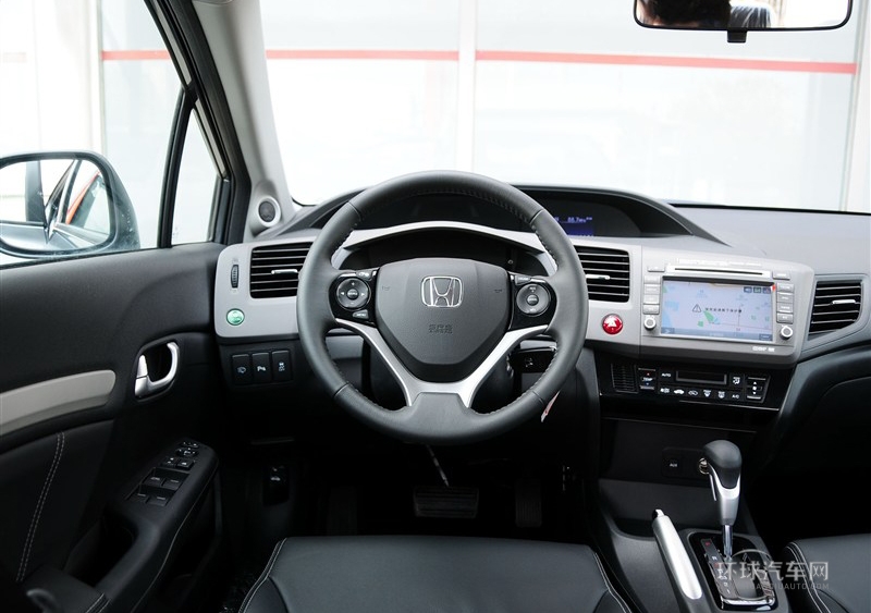 2013款 十周年紀念 1.8L 自動豪華版