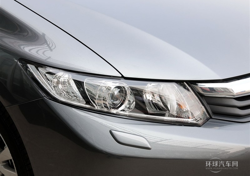 2013款 十周年紀念 1.8L 自動豪華版