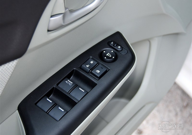 2013款 十周年紀(jì)念 1.8L 自動(dòng)舒適版