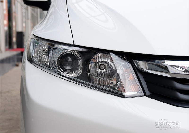 2013款 十周年紀(jì)念 1.8L 自動舒適版