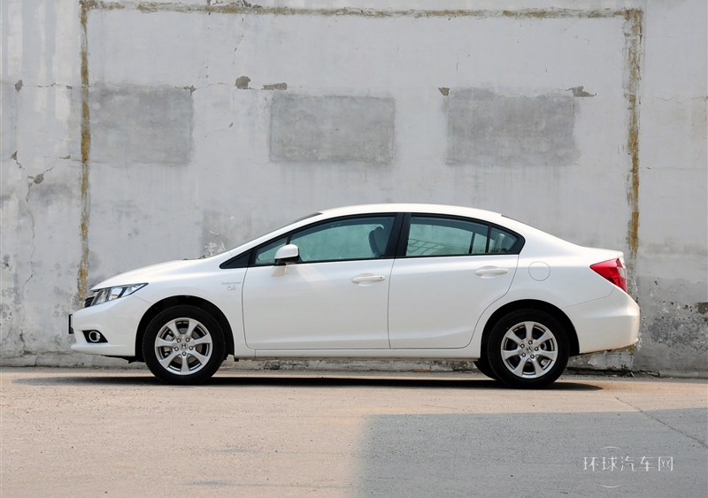 2013款 十周年紀念 1.8L 自動舒適版