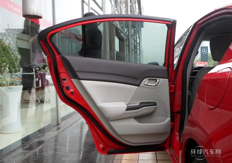 2013款 十周年紀(jì)念 1.8L 手動(dòng)舒適版