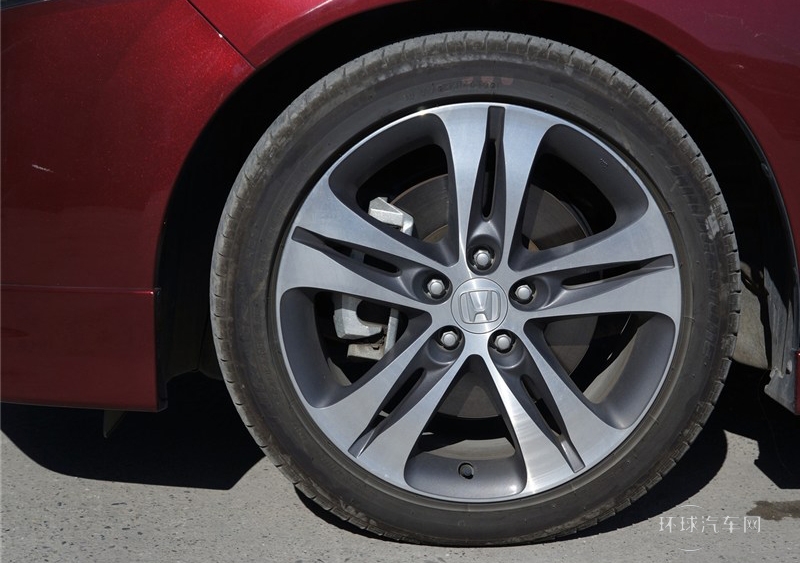 2013款 2.4L 尊貴版