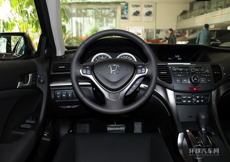 2013款 2.4L 豪華版